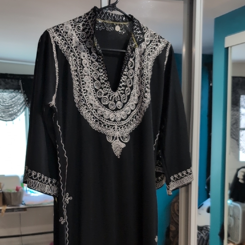 Elegant Black and Silver Embroidered Kaftan